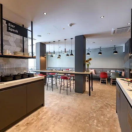 Mercure Schwabing 3* מינכן